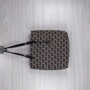 MICHAEL KORS Signature Jet Set Logo Tote Bag